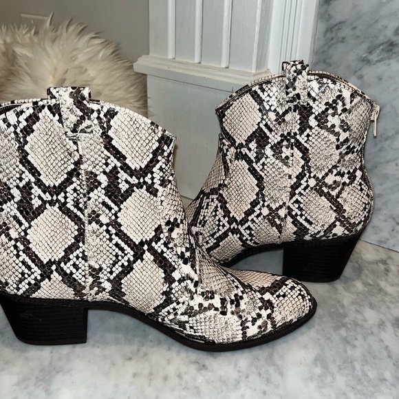 NEW! Style & Co Mykenna Western Snake Skin Ankle Boots - Picture 3 of 12